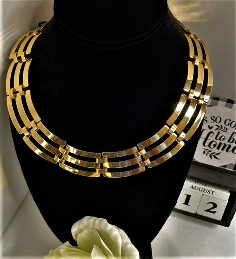 Triple Layers Alloy Texture Costume Necklace - Golden